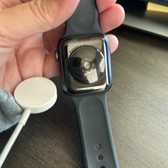Apple Watch Model Unlocked  #A2354 with Apple Charger - Picture 7 of 10